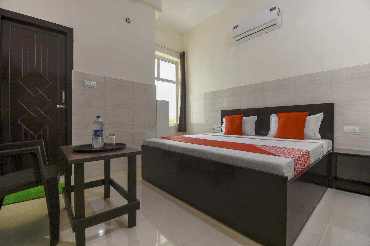 Flagship 75751 Hotel Surya Bahadrabad エクステリア 写真