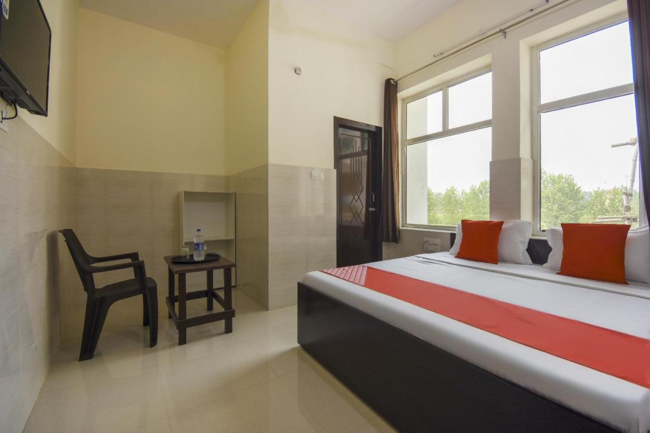 Flagship 75751 Hotel Surya Bahadrabad エクステリア 写真
